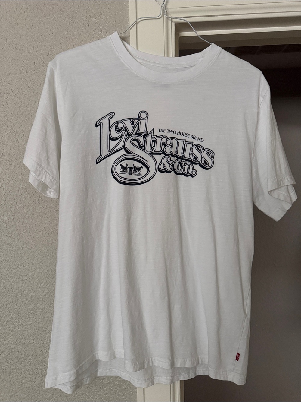 Levi's White Short Sleeve Tee with Navy Logo